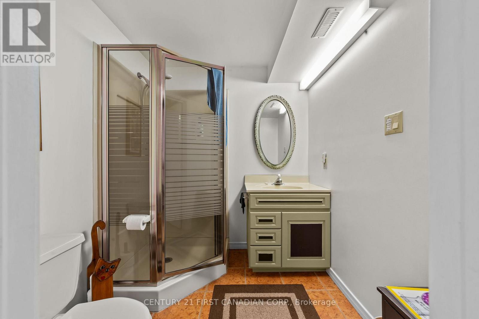 33396 QUEEN STREET Property Photo