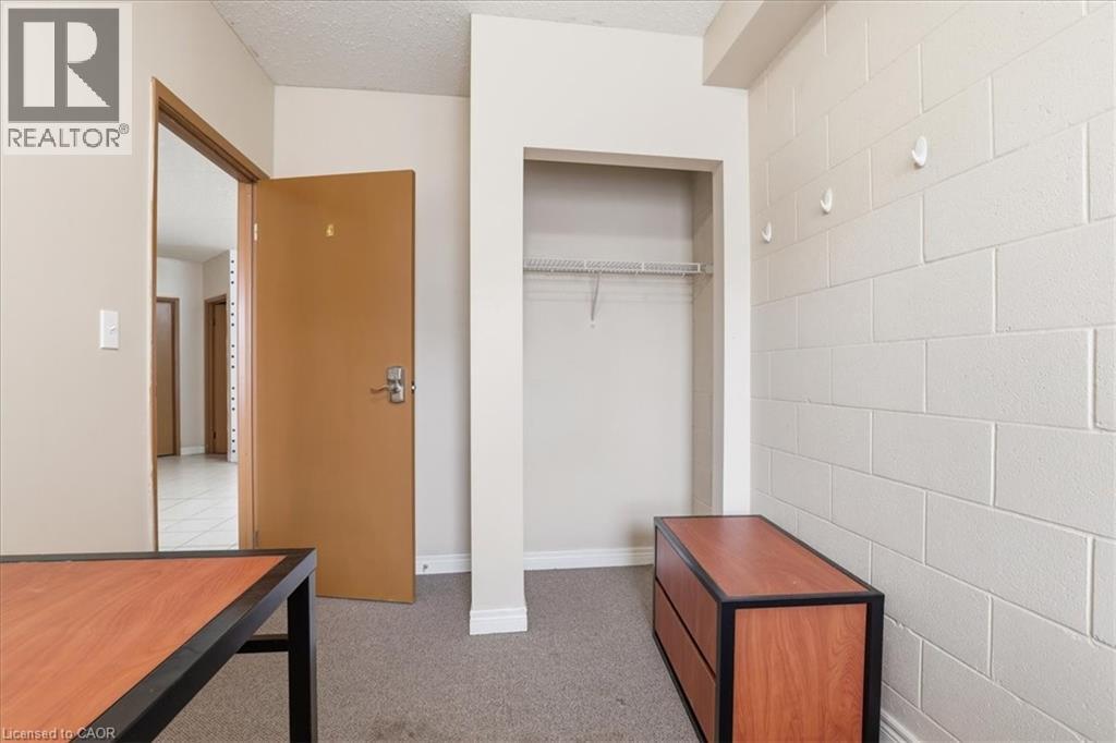 Entryway closet with wire shelving