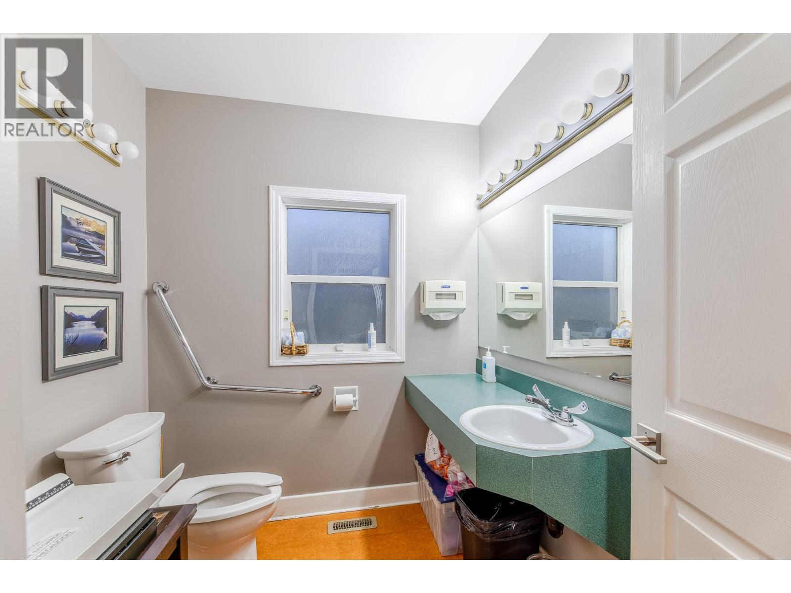  13214 Kelly Avenue, Summerland