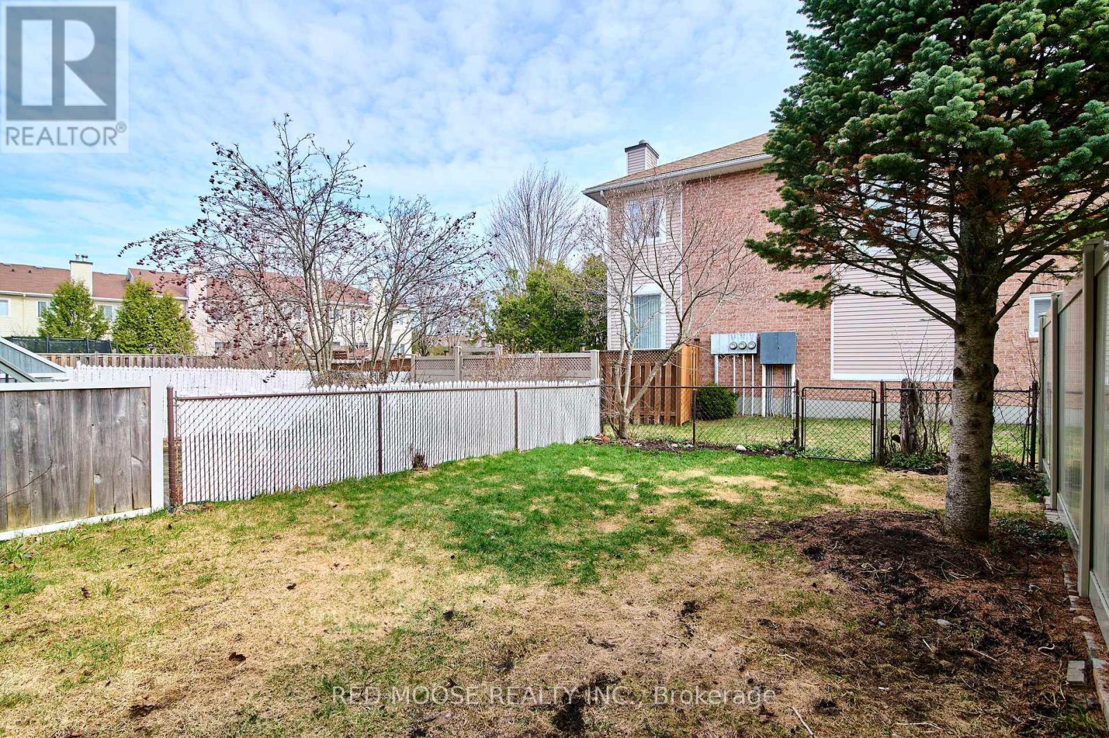 12 WILLWOOD CRESCENT — photo 34