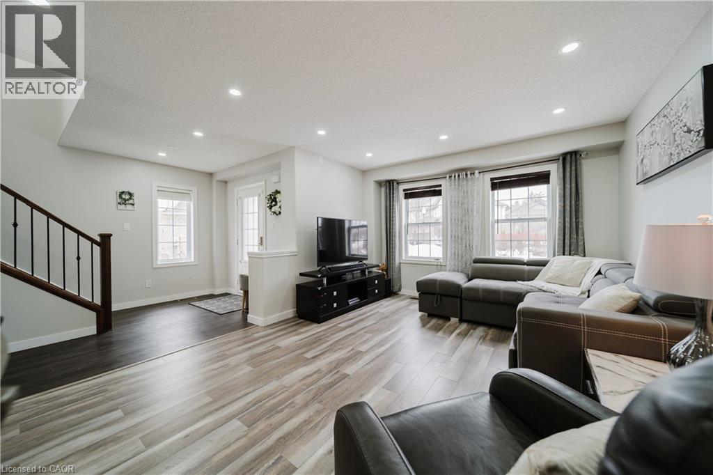 214 SNYDERS Road E Unit# 2 — photo 5