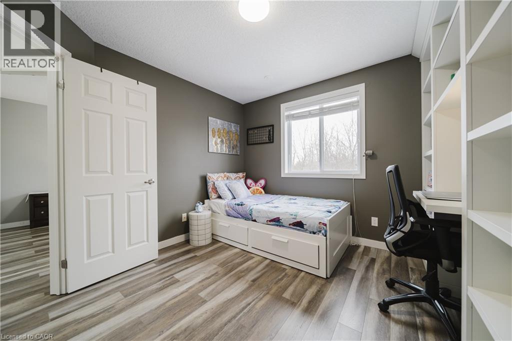 214 SNYDERS Road E Unit# 2 — photo 32