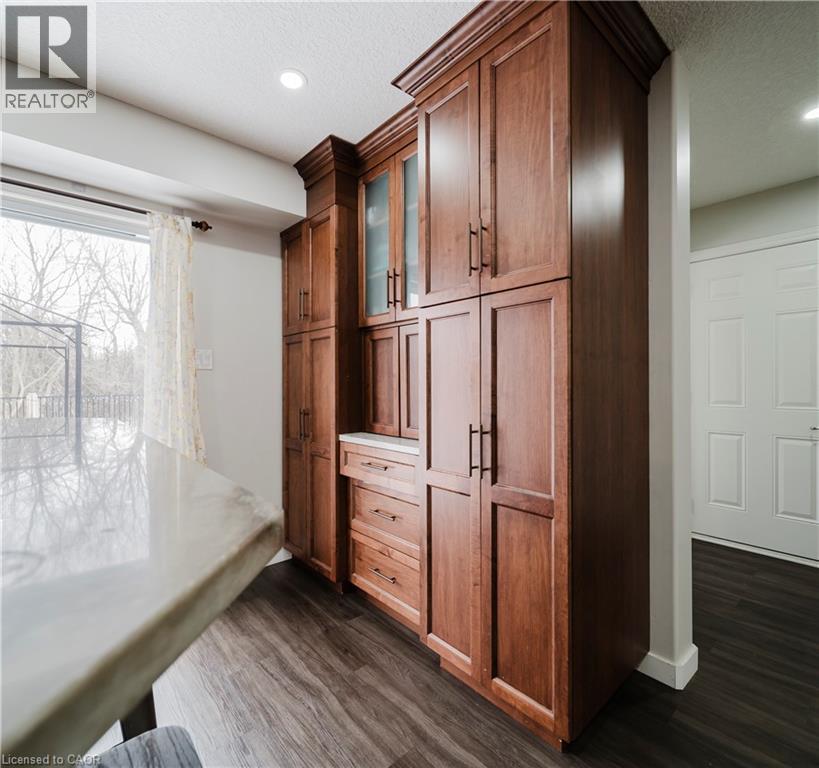 214 SNYDERS Road E Unit# 2 — photo 18