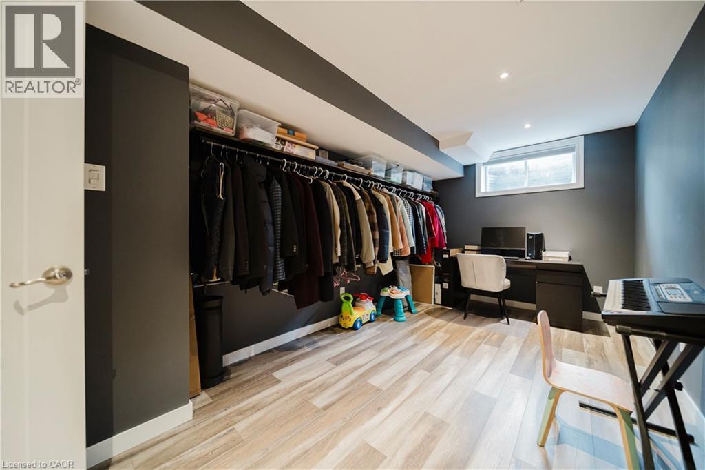 214 SNYDERS Road E Unit# 2 — photo 40