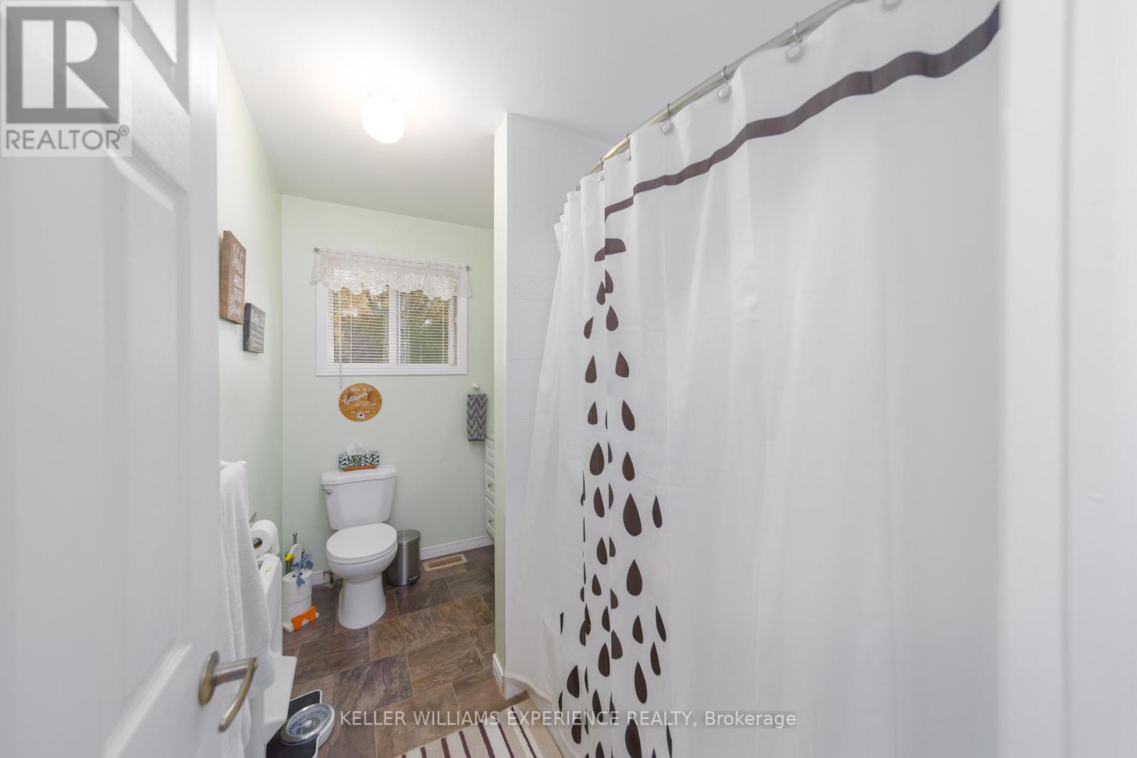 1 BUSH STREET — photo 10