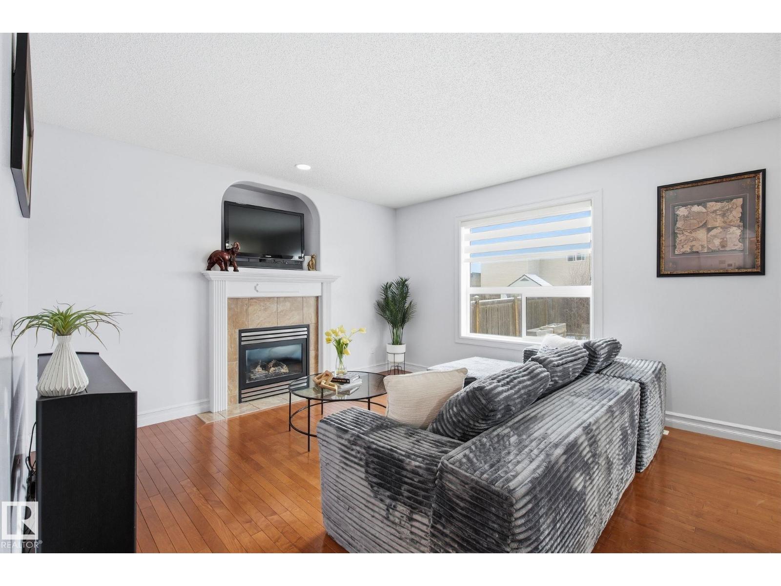 3016 24 Ave NW, Edmonton