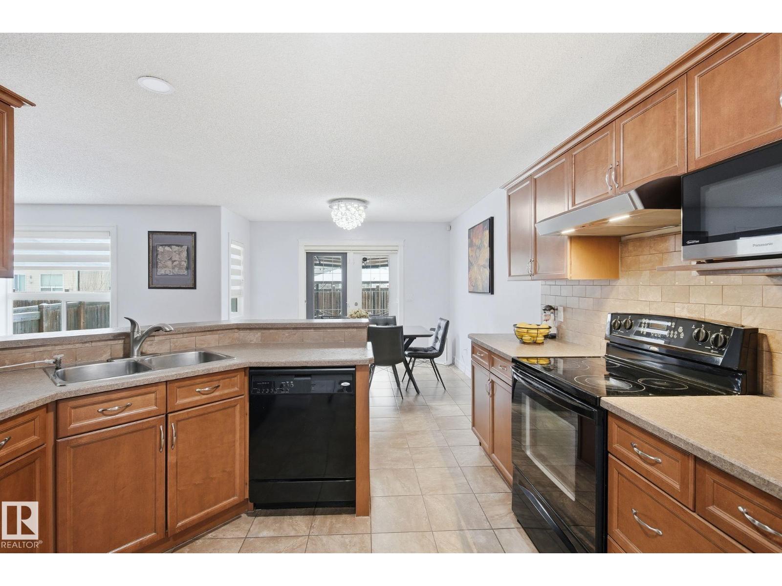 3016 24 Ave NW, Edmonton