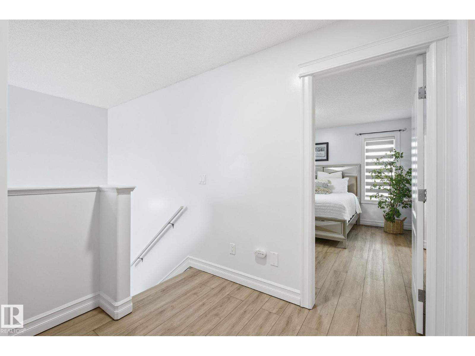 3016 24 Ave NW, Edmonton