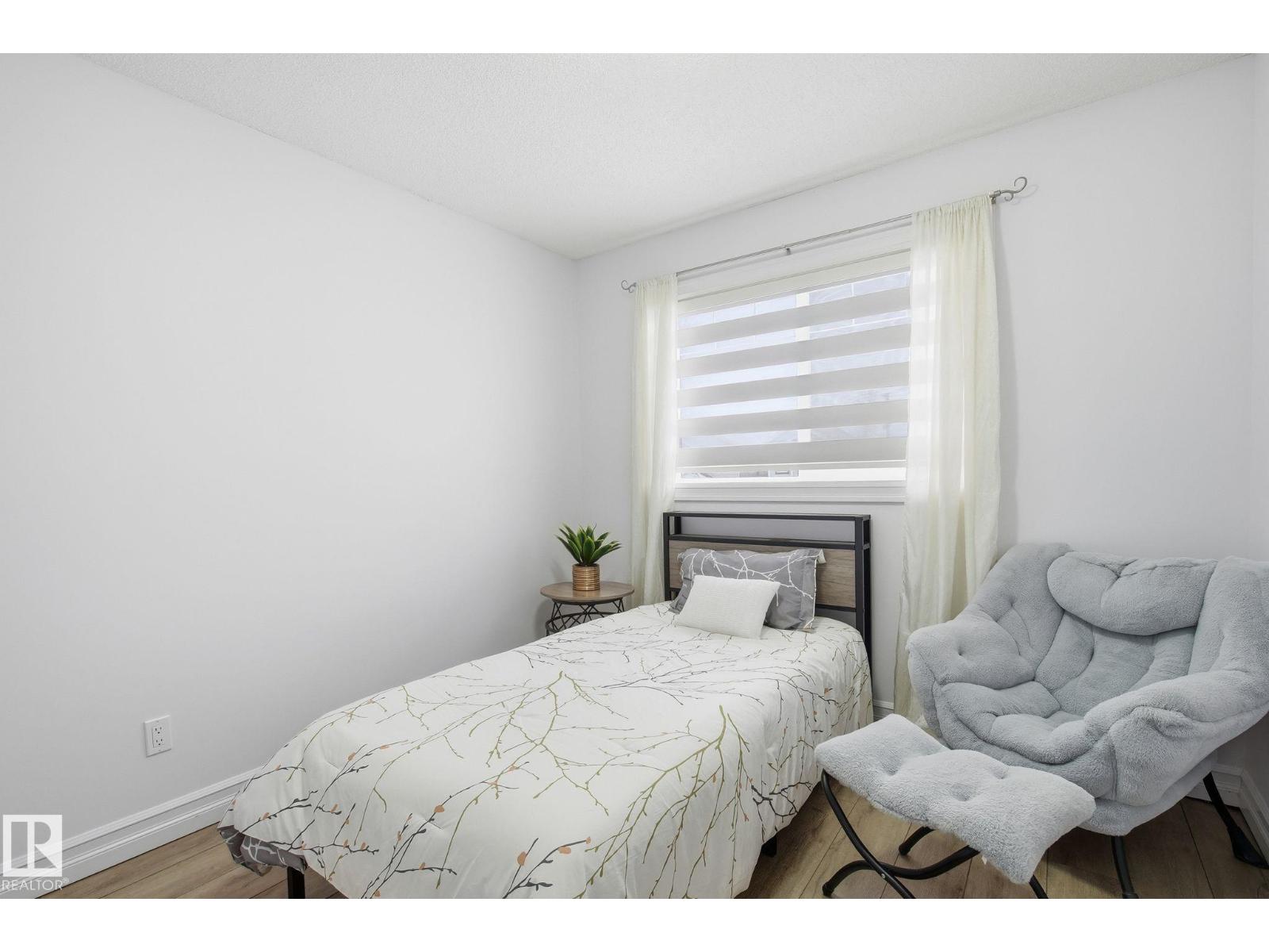 3016 24 Ave NW, Edmonton