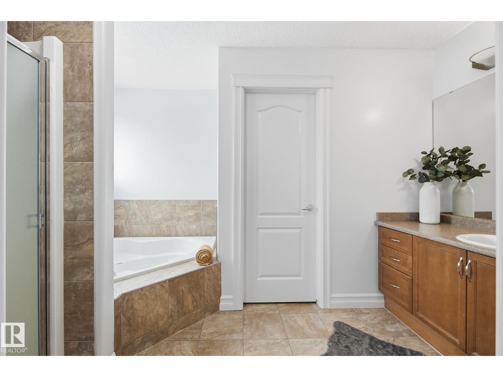 3016 24 Ave NW, Edmonton