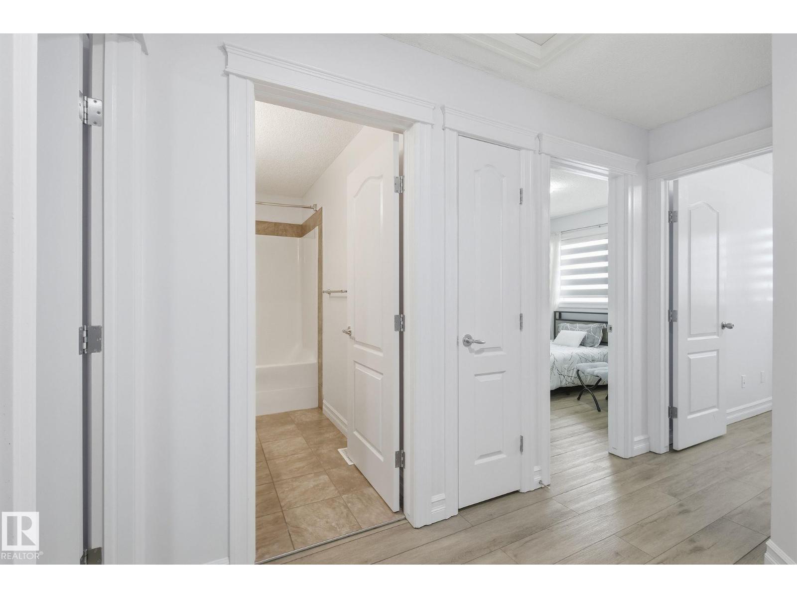 3016 24 Ave NW, Edmonton