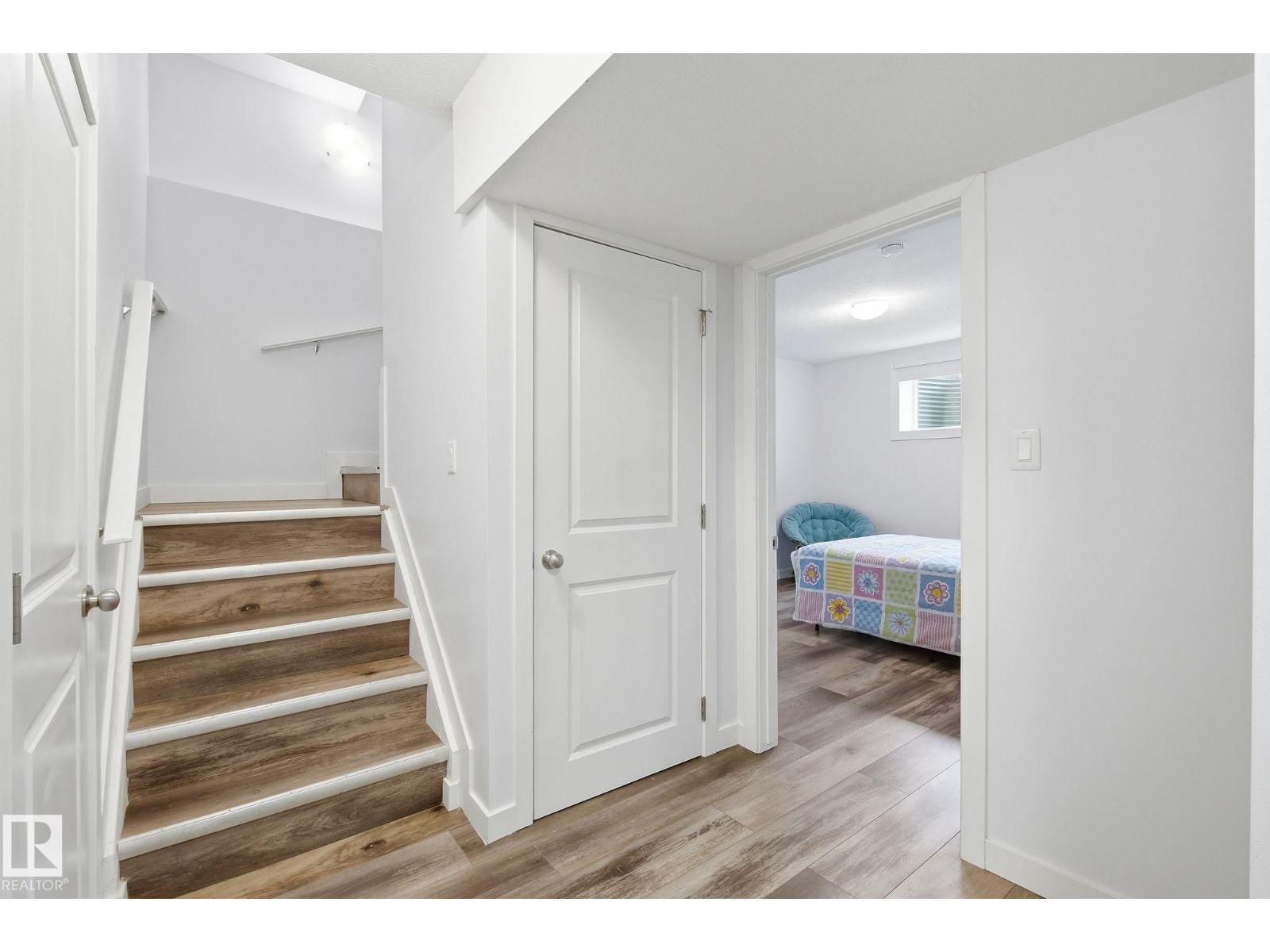 3016 24 Ave NW, Edmonton