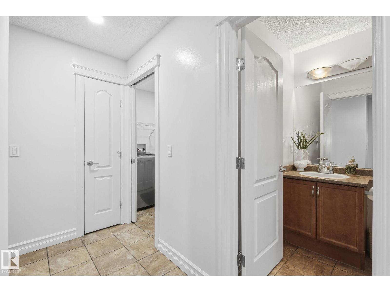 3016 24 Ave NW, Edmonton