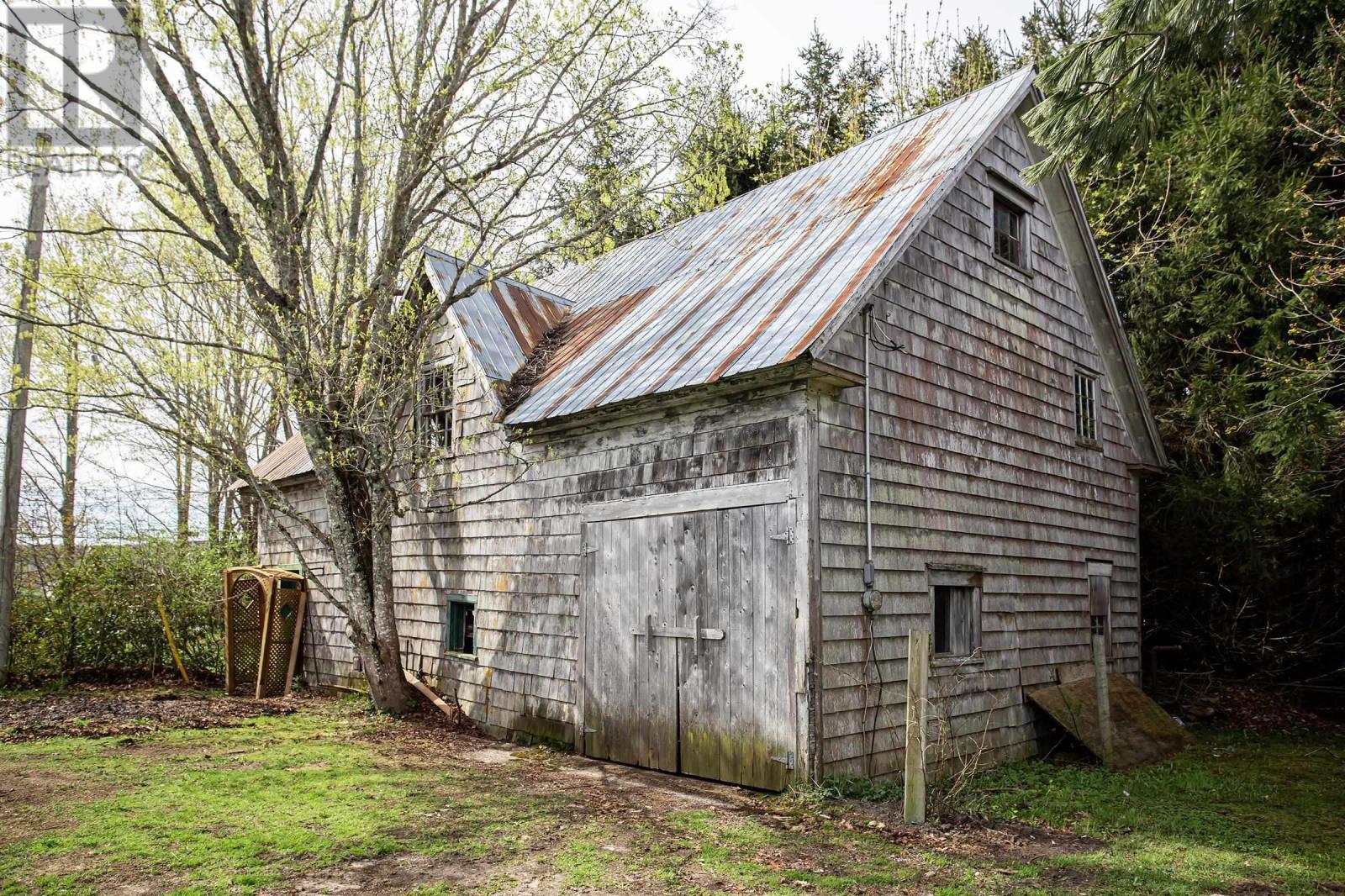 Property 19 of 47 of 10419 Highway 1