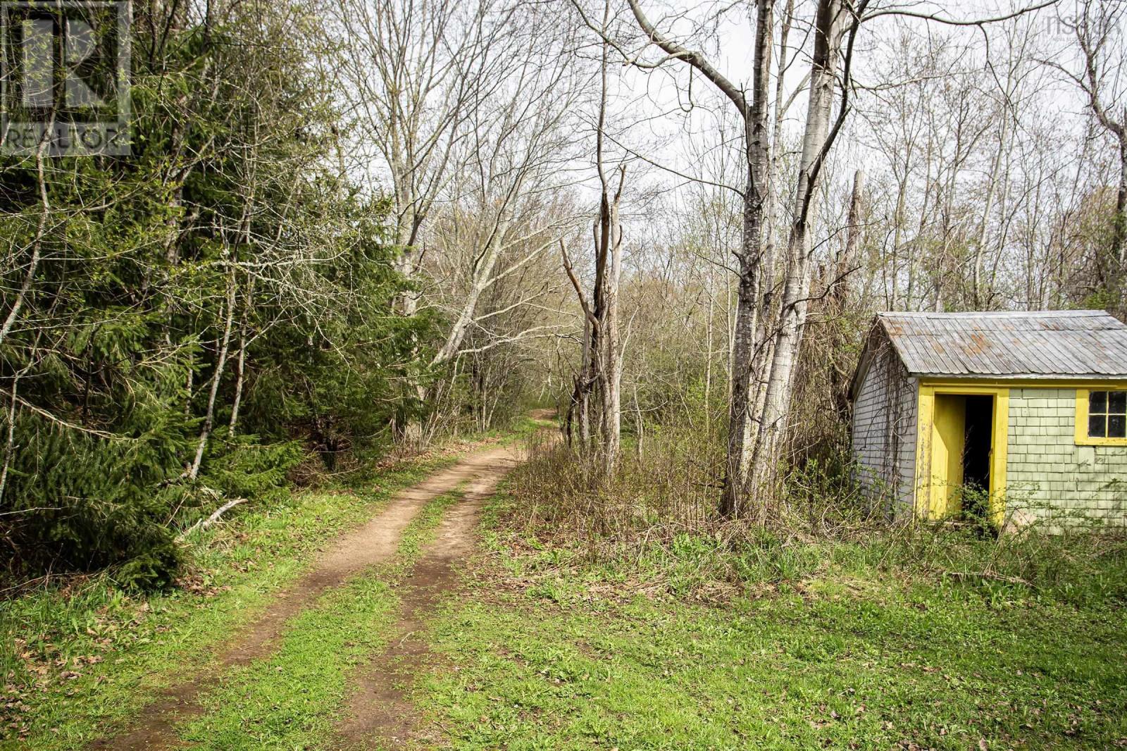 Property 23 of 47 of 10419 Highway 1