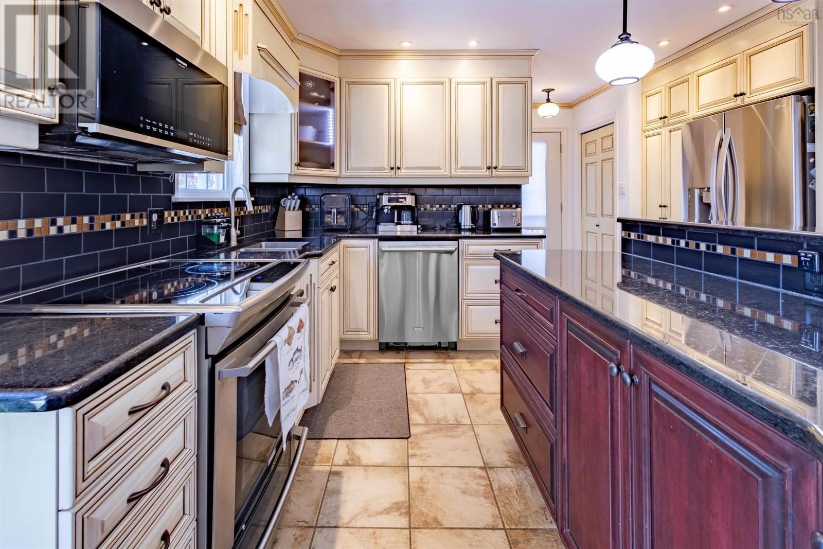 Property 15 of 41 of 94 Cottagedale Crescent