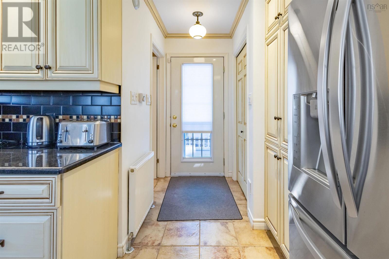 Property 14 of 41 of 94 Cottagedale Crescent