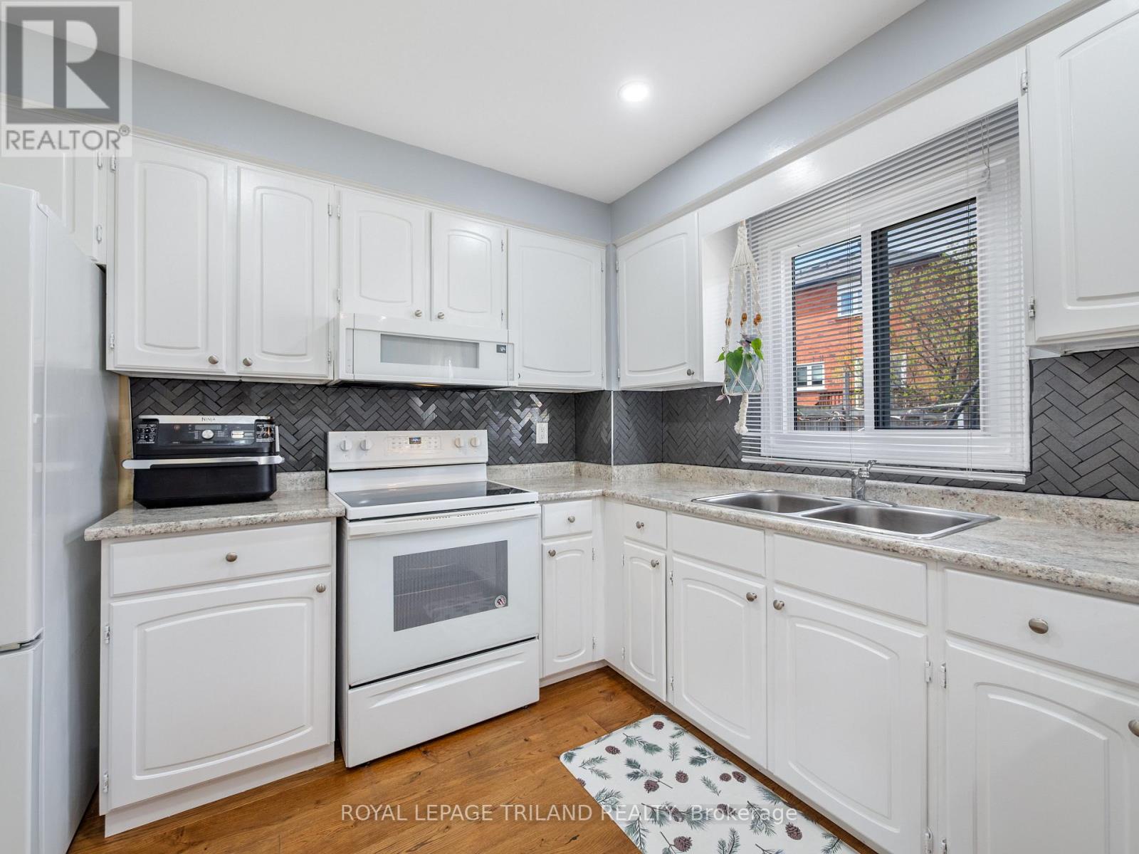 5335 RICHBOROUGH DRIVE Property Photo