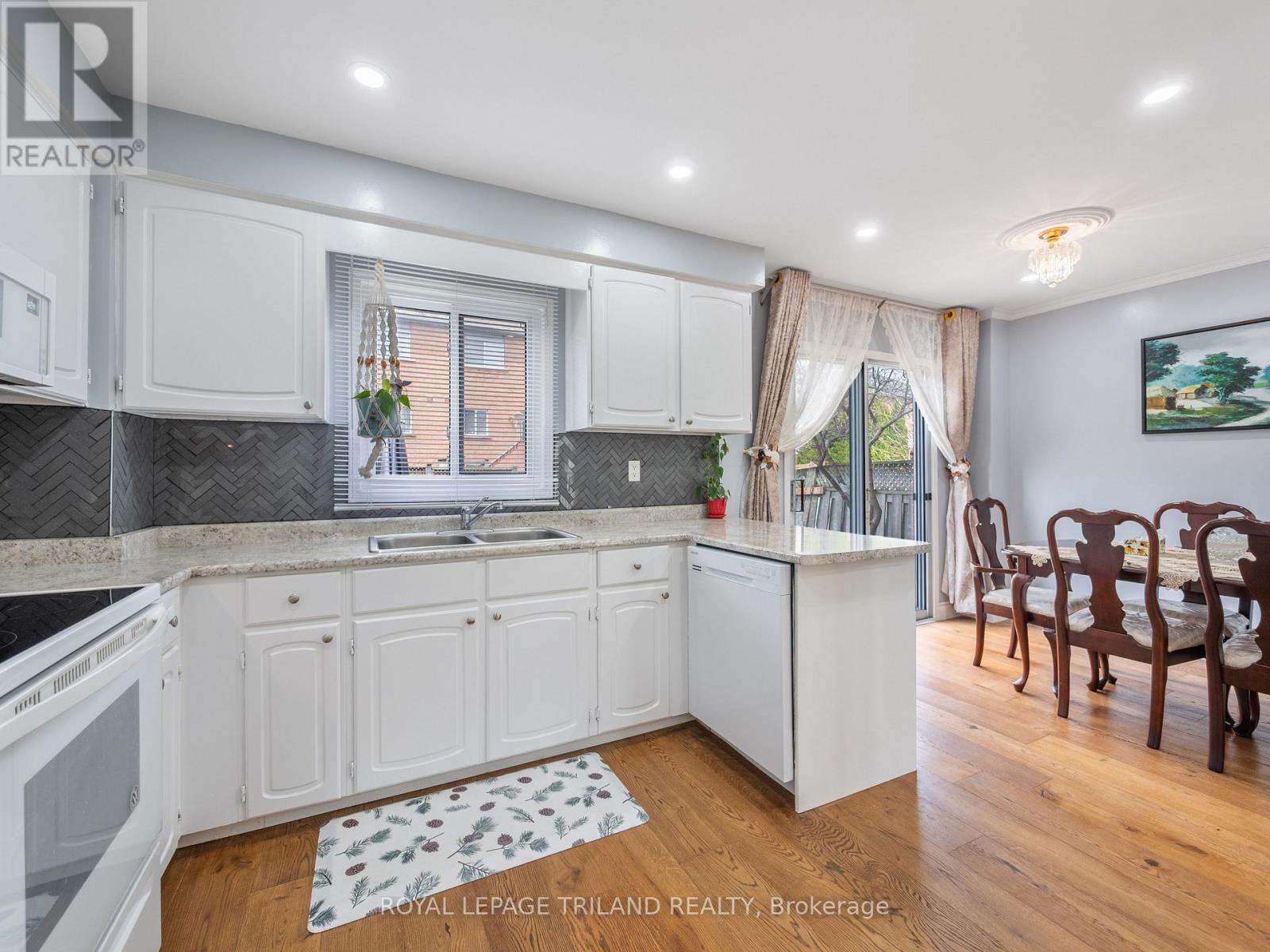 5335 RICHBOROUGH DRIVE Property Photo