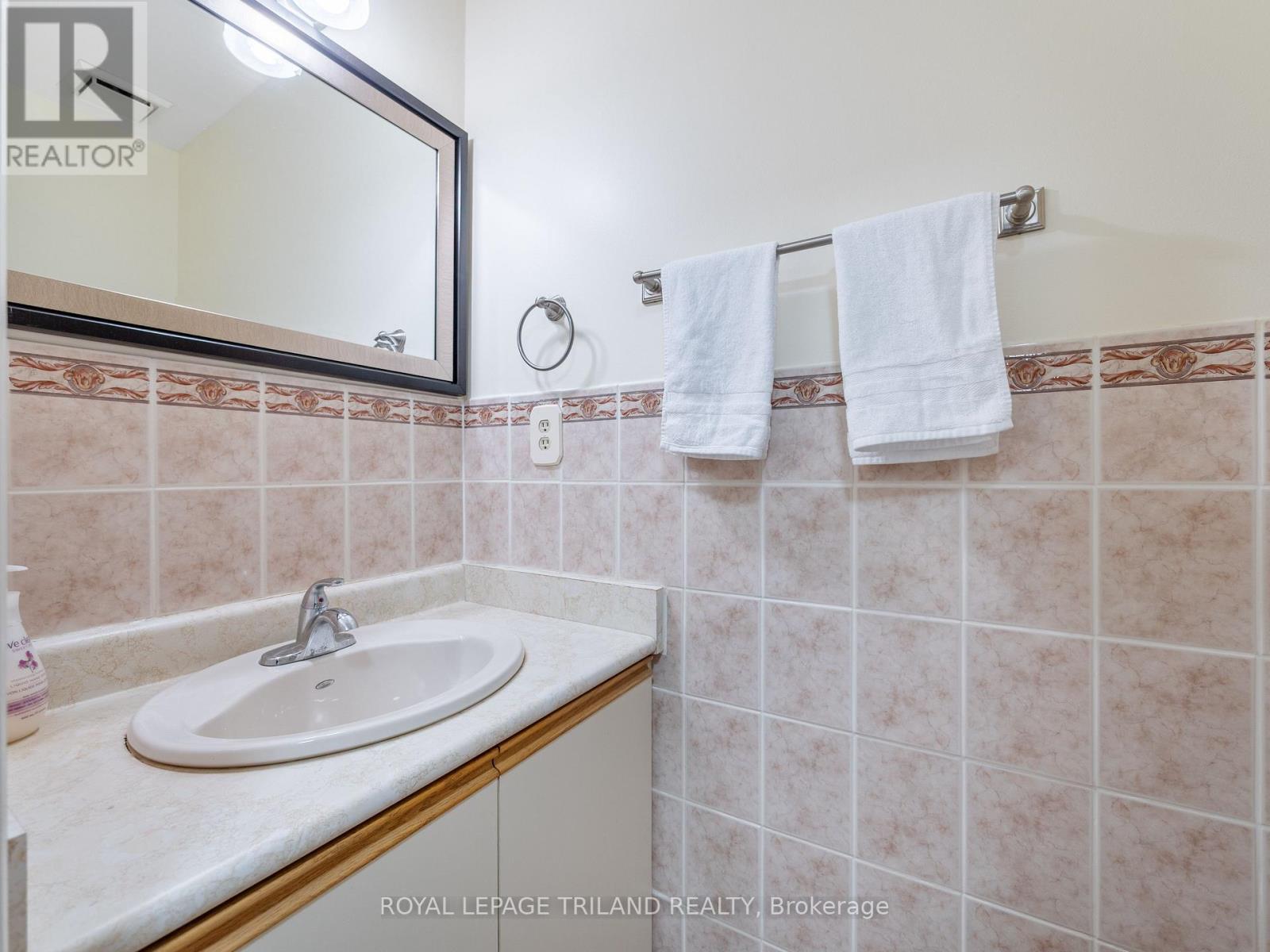 5335 RICHBOROUGH DRIVE Property Photo