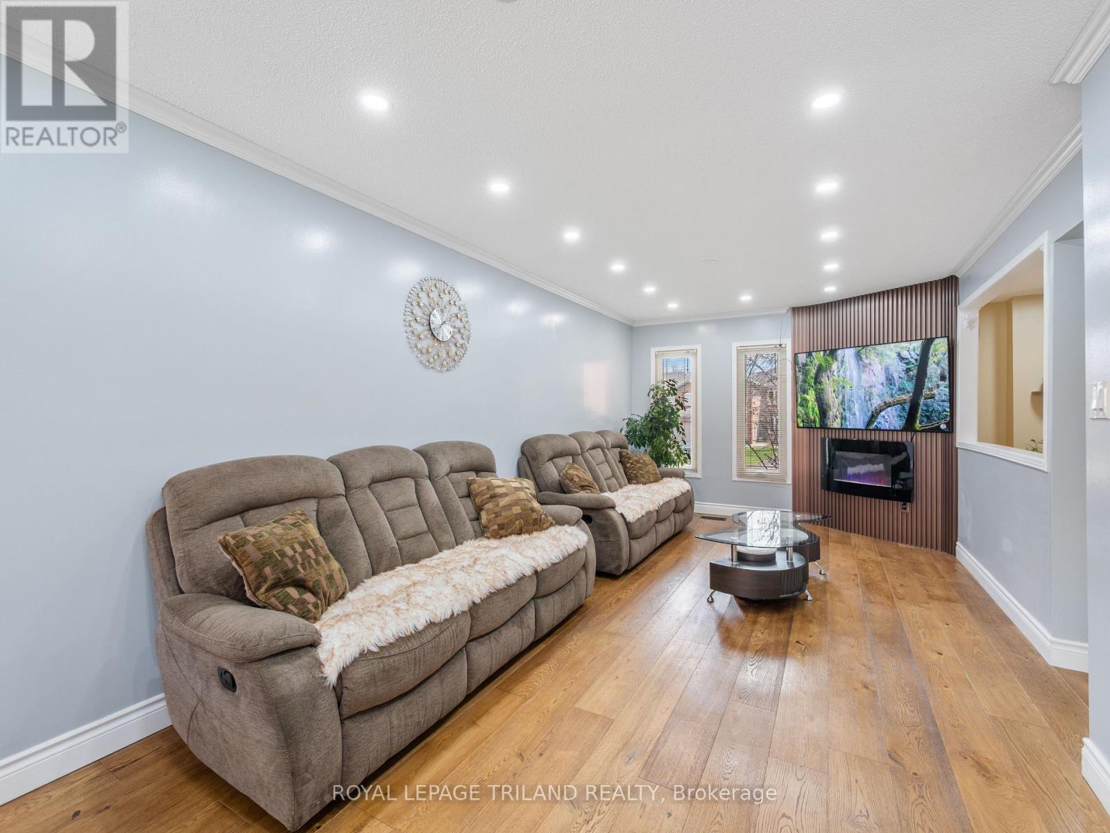 5335 RICHBOROUGH DRIVE Property Photo