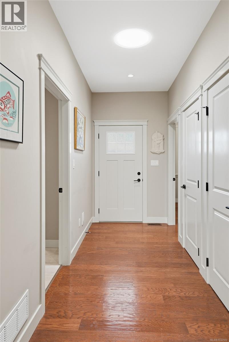 #10 2895 RIVER RD - 24