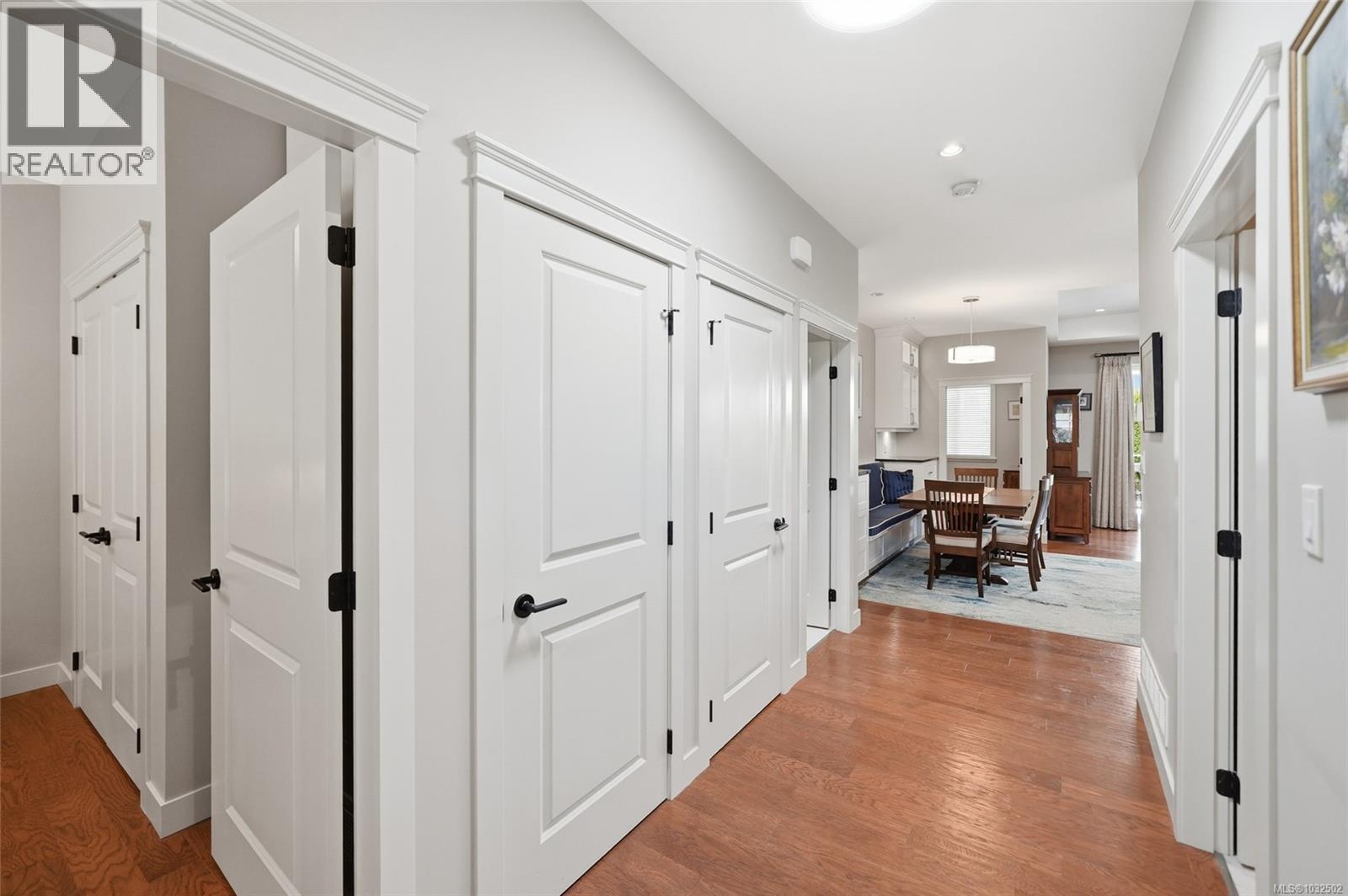 #10 2895 RIVER RD - 27