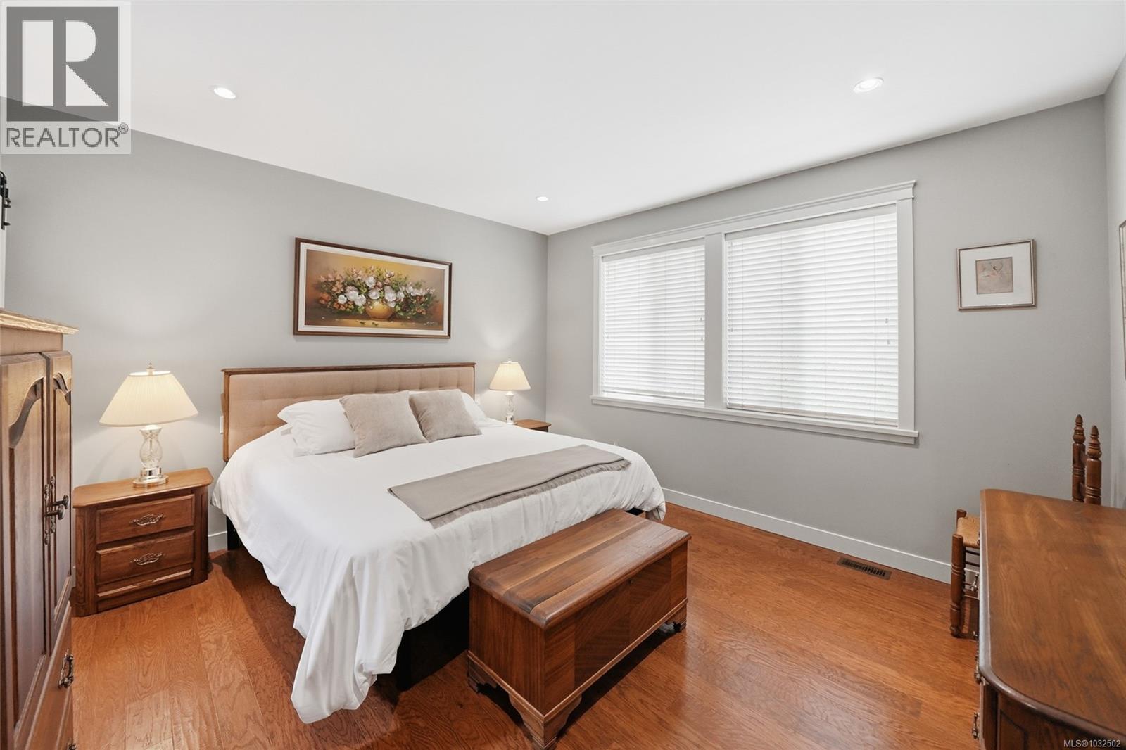 #10 2895 RIVER RD - 13