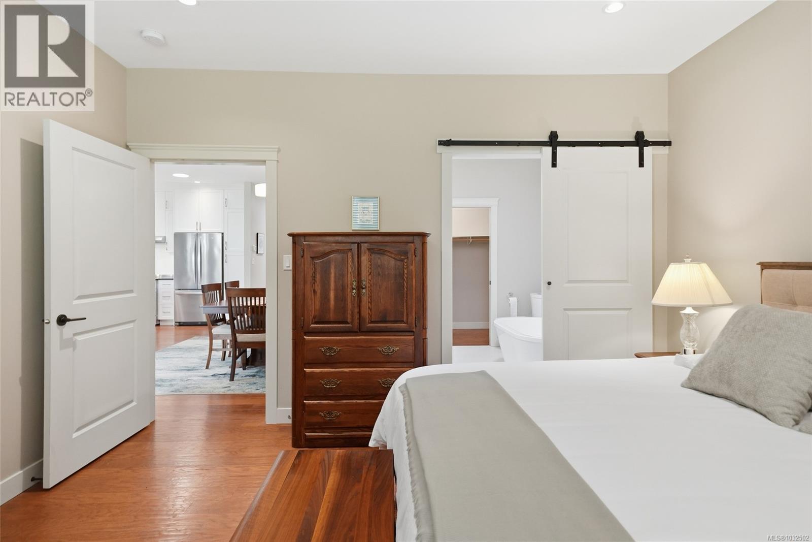 #10 2895 RIVER RD - 15