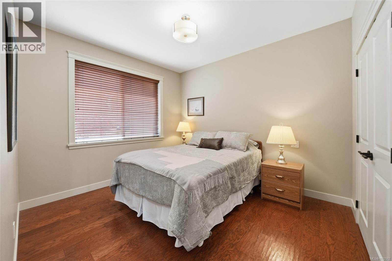 #10 2895 RIVER RD - 25