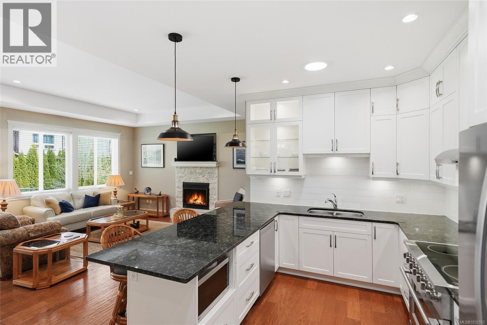 #10 2895 RIVER RD - 45