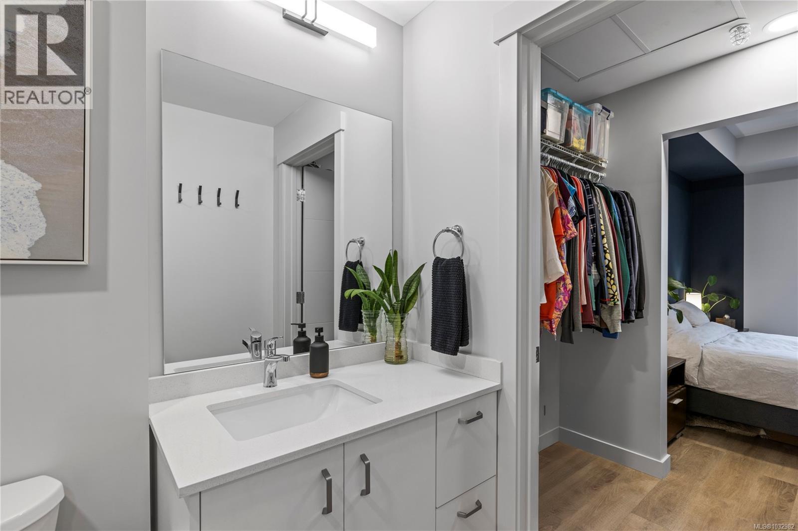 #109W 140 Jensen Ave W - 13