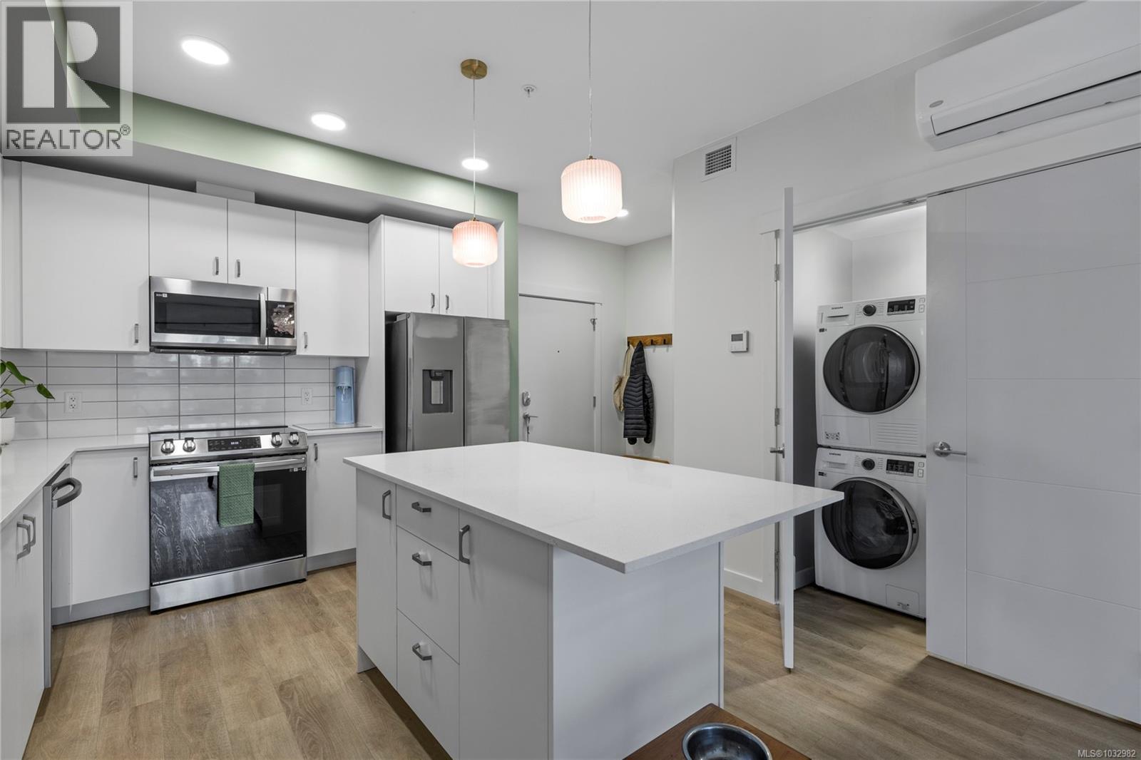 #109W 140 Jensen Ave W - 21