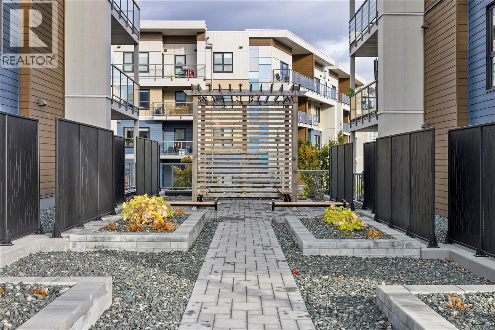 #109W 140 Jensen Ave W - 30