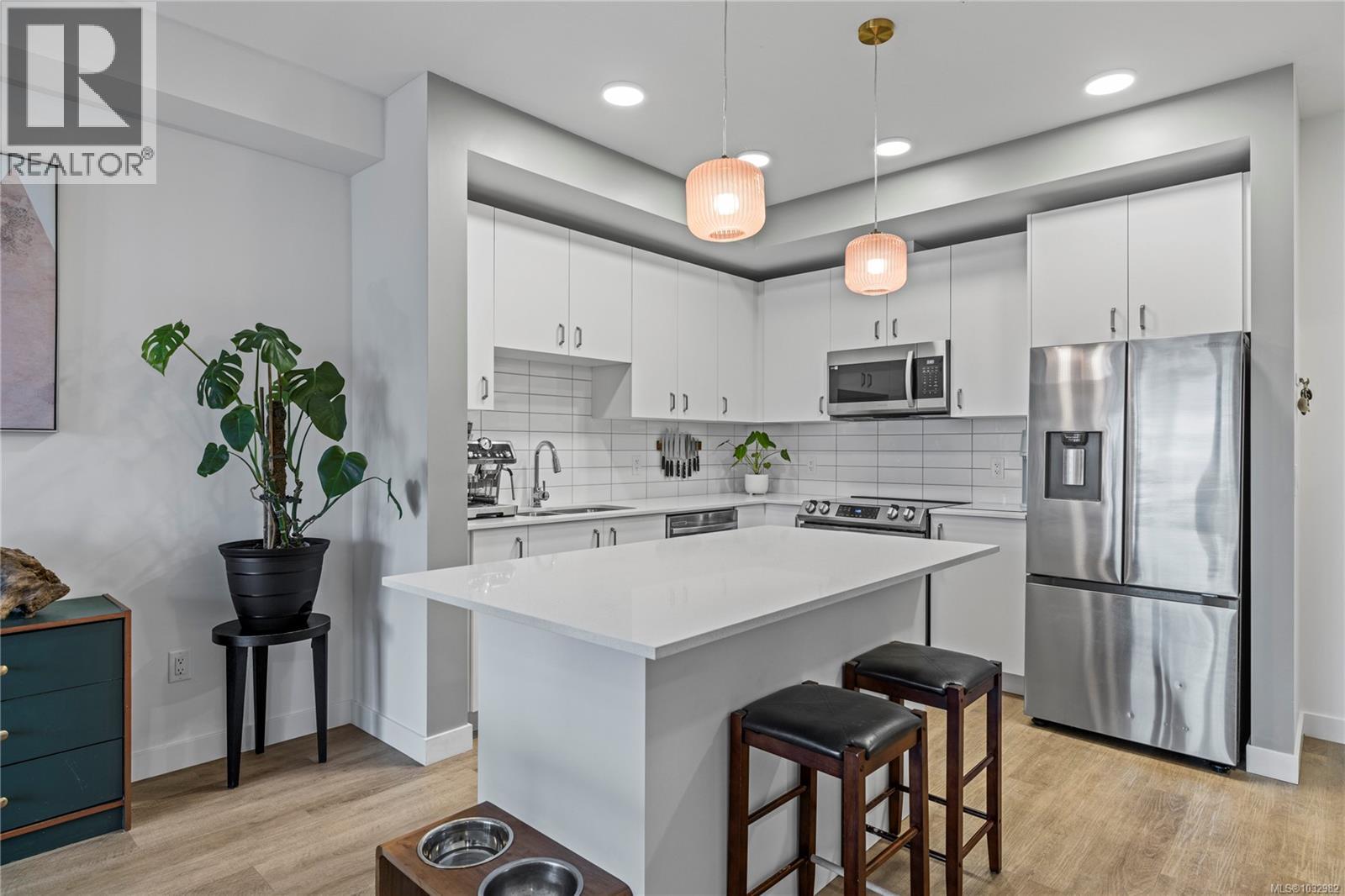 #109W 140 Jensen Ave W - 8