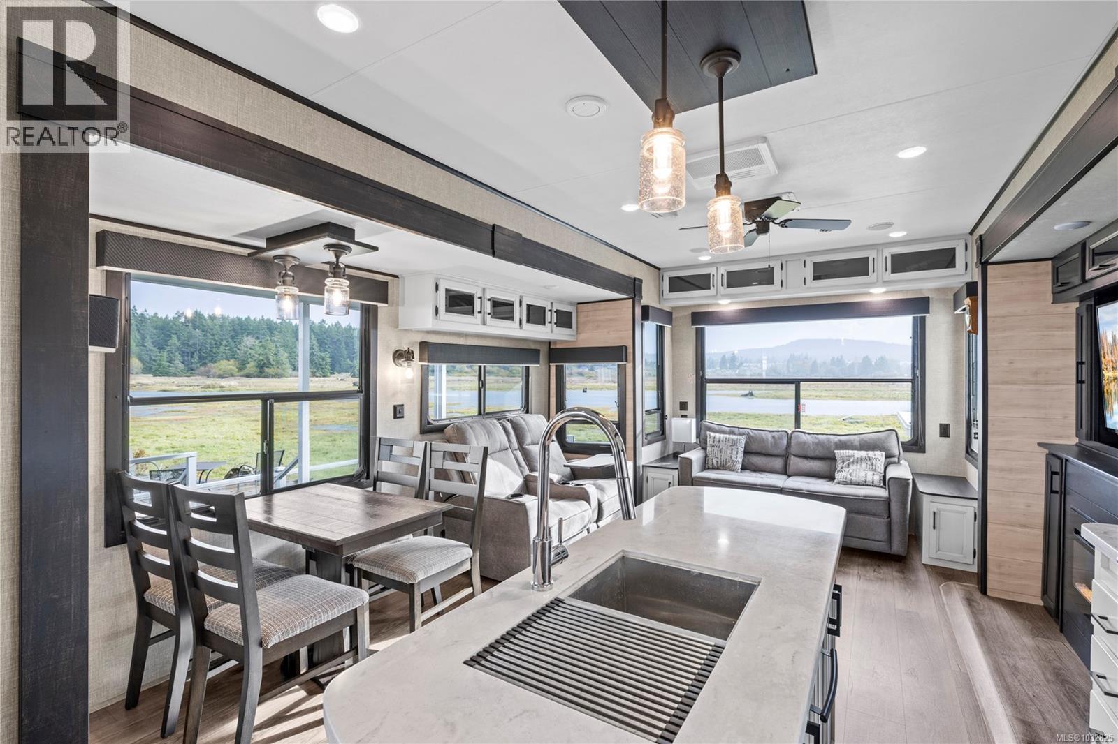 #208 200 Corfield St - 19