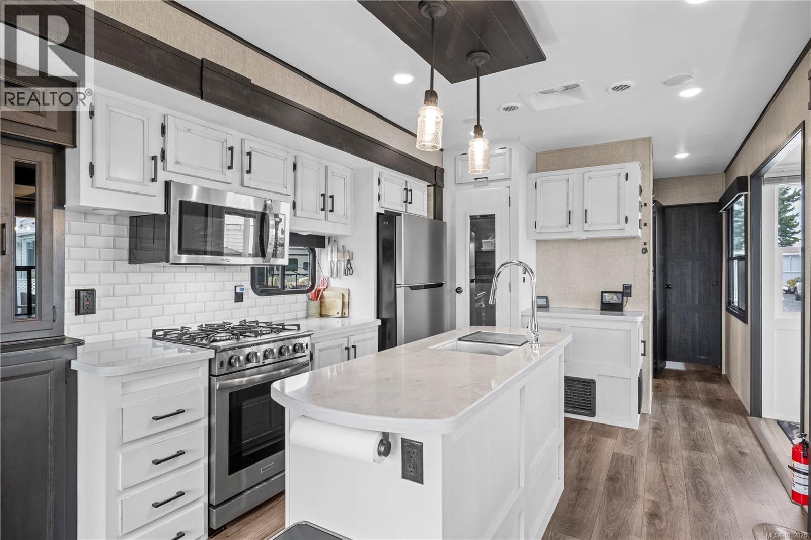 #208 200 Corfield St - 8