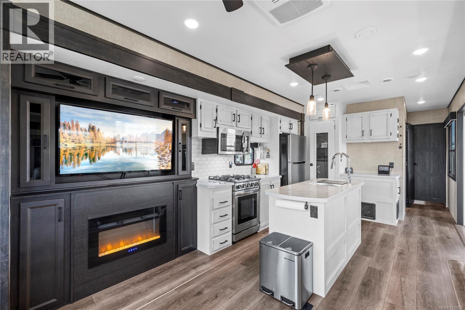 #208 200 Corfield St - 7