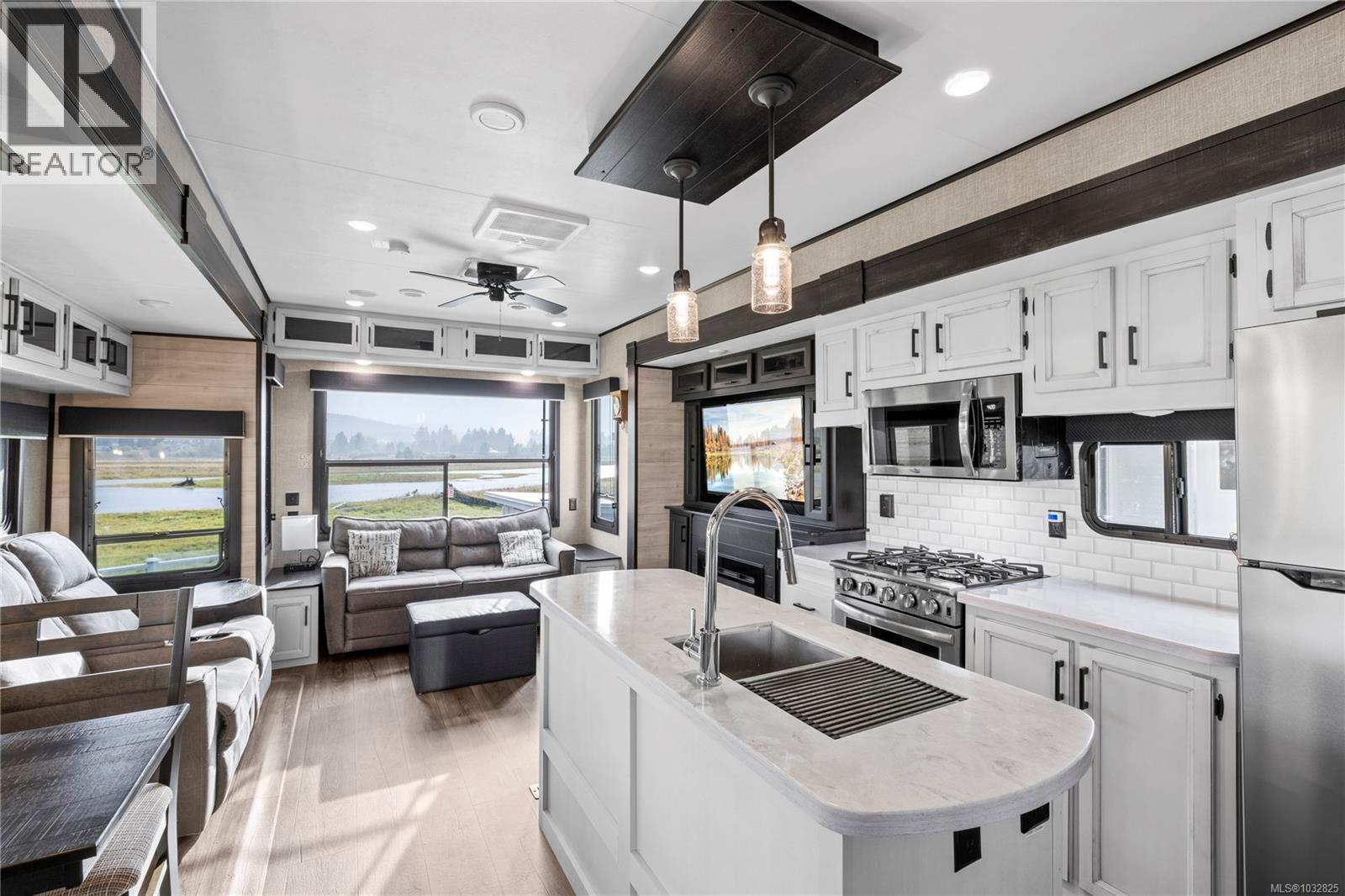 #208 200 Corfield St - Image 3