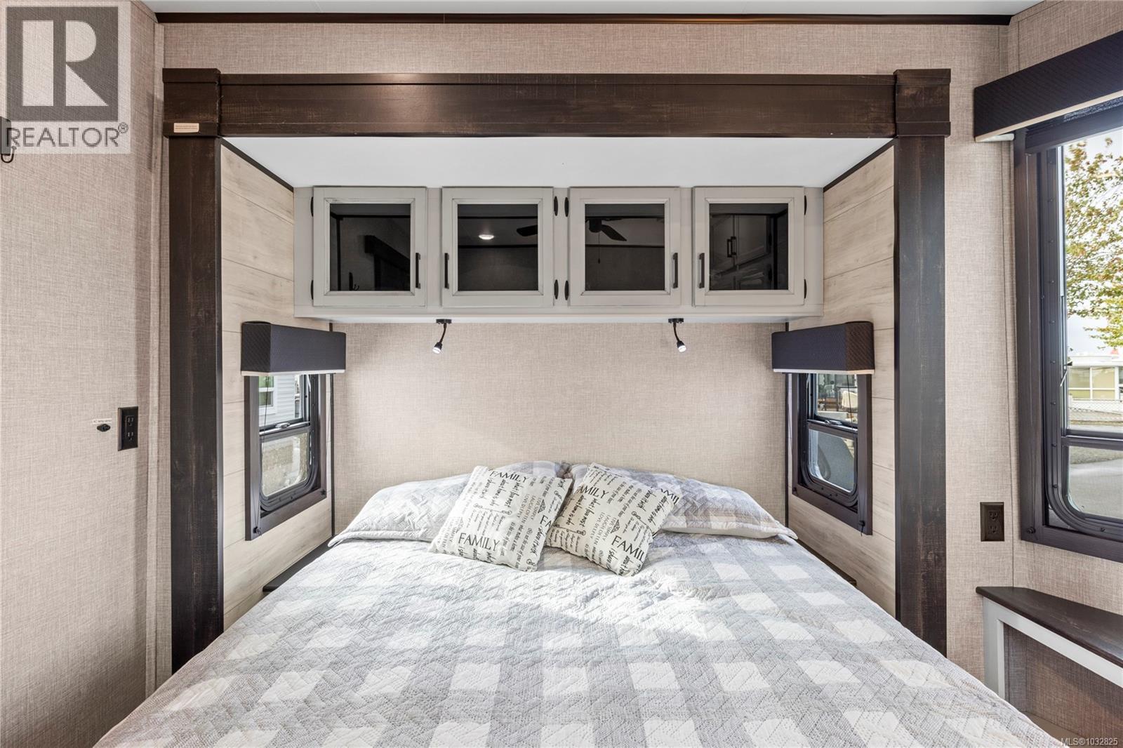 #208 200 Corfield St - 10