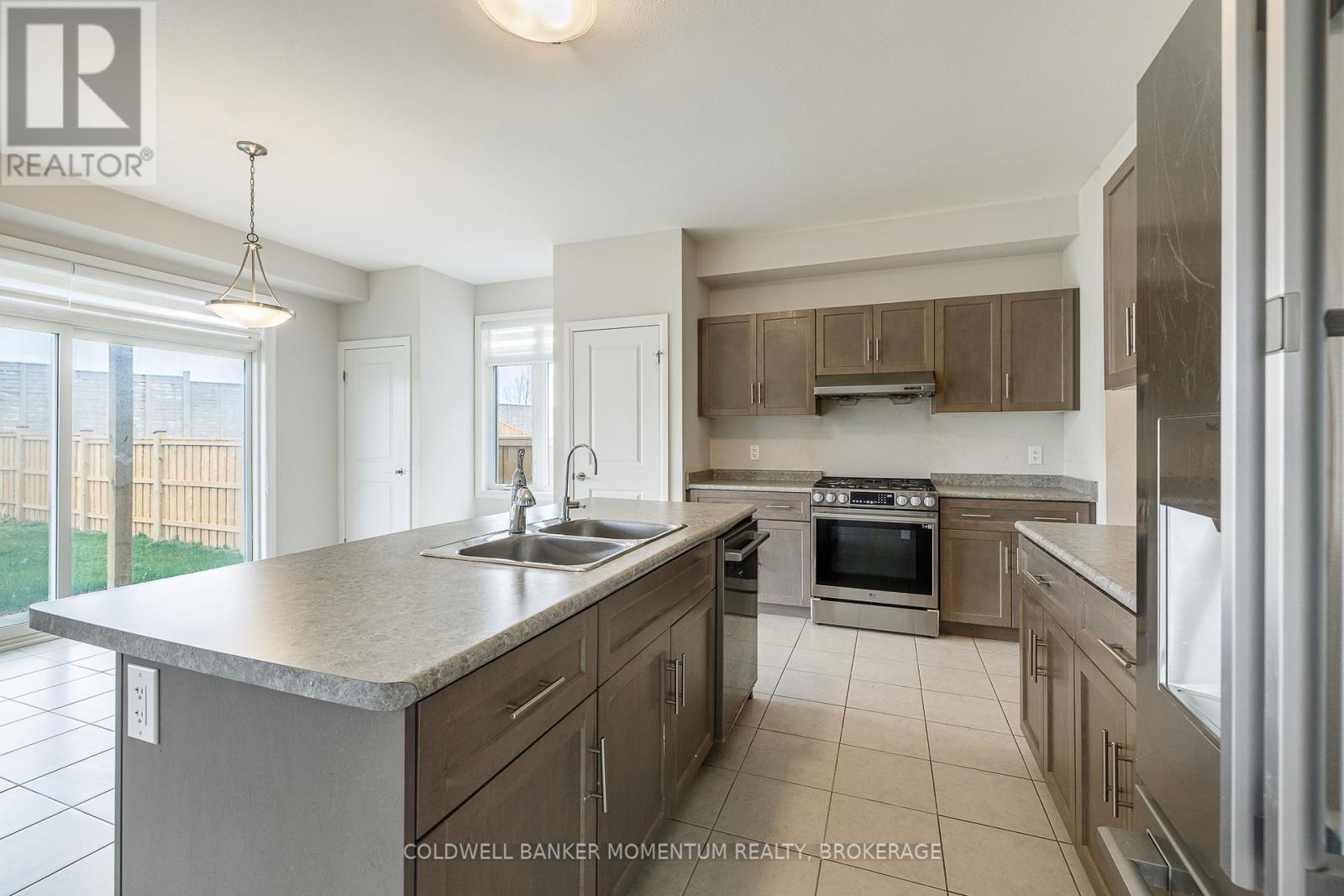 155 BUR OAK DRIVE - 11