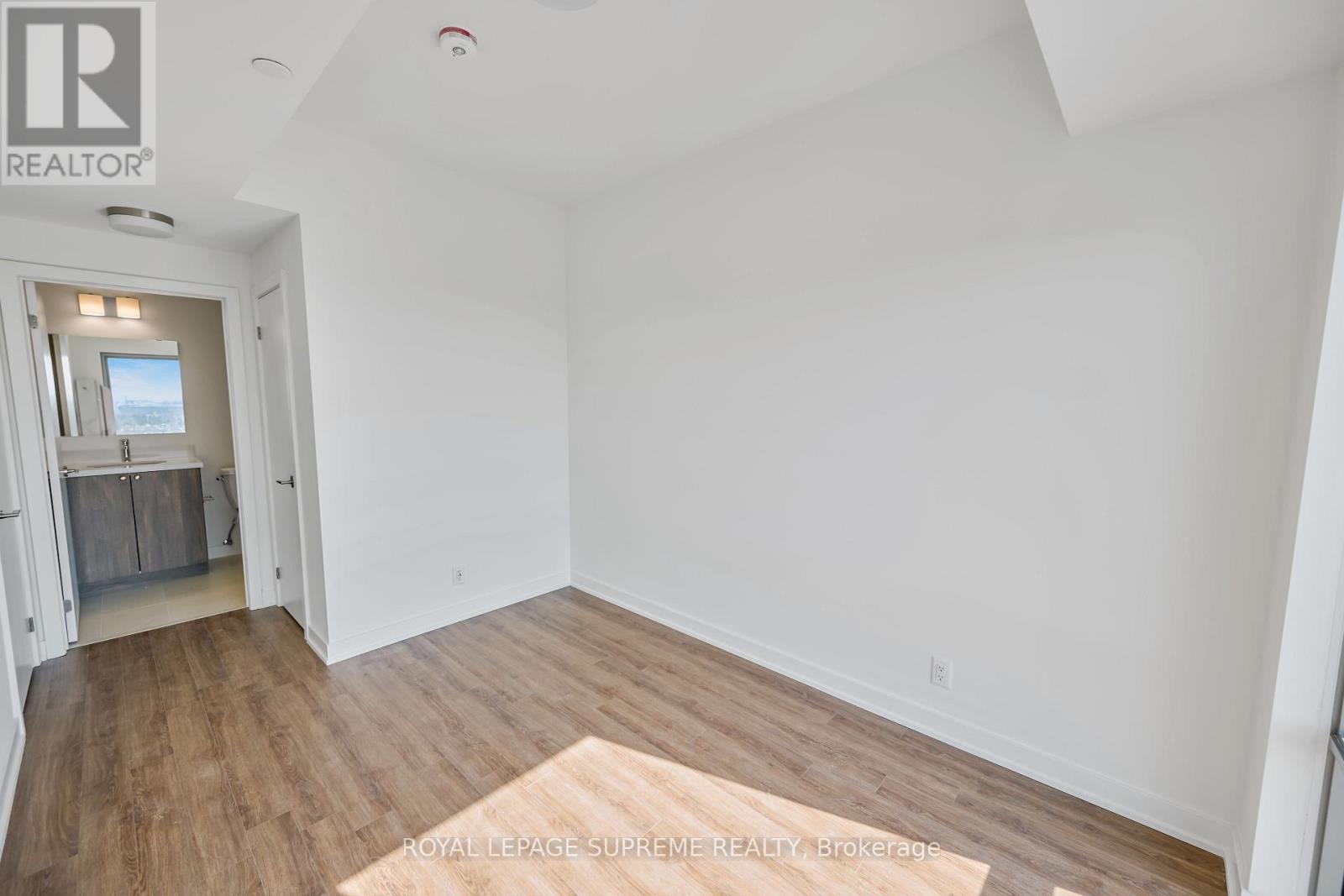1020 - 51 CLARINGTON BOULEVARD — photo 12
