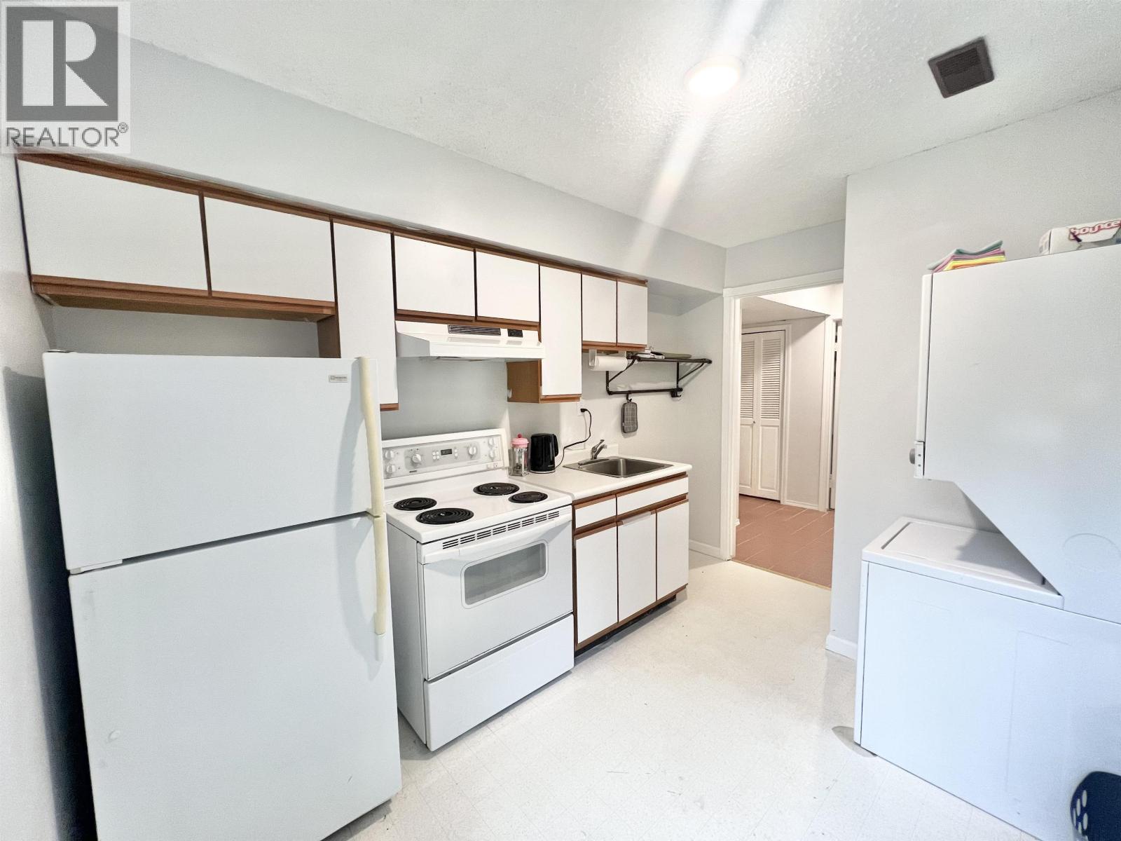 576 PILLSBURY AVENUE - 17