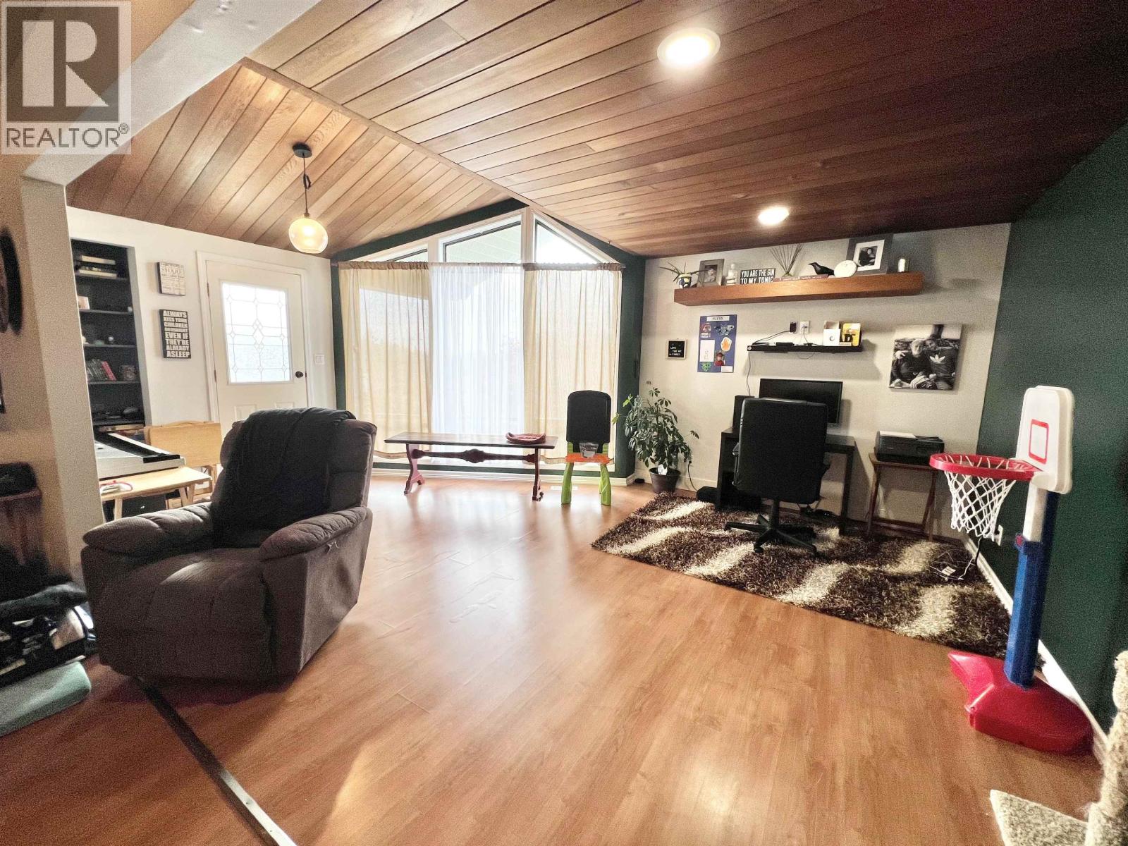 576 PILLSBURY AVENUE - 5