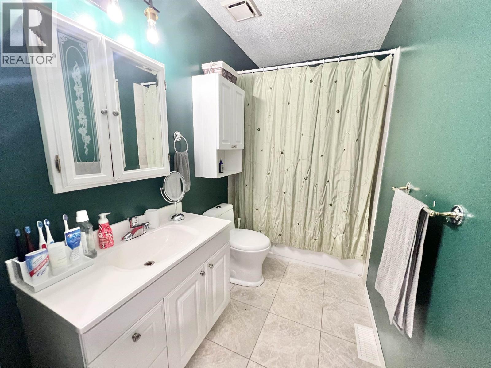 576 PILLSBURY AVENUE - 14