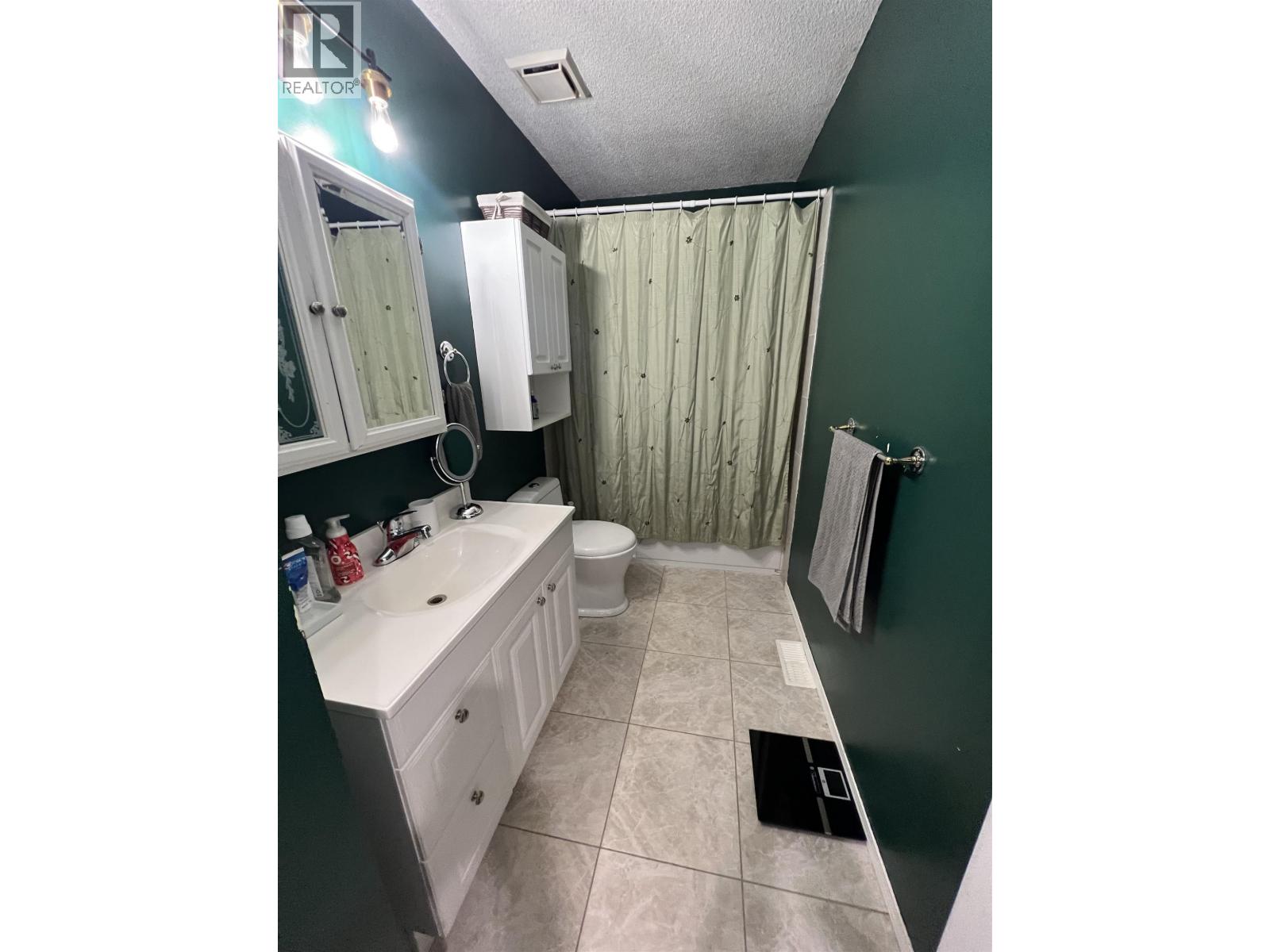 576 PILLSBURY AVENUE - 12