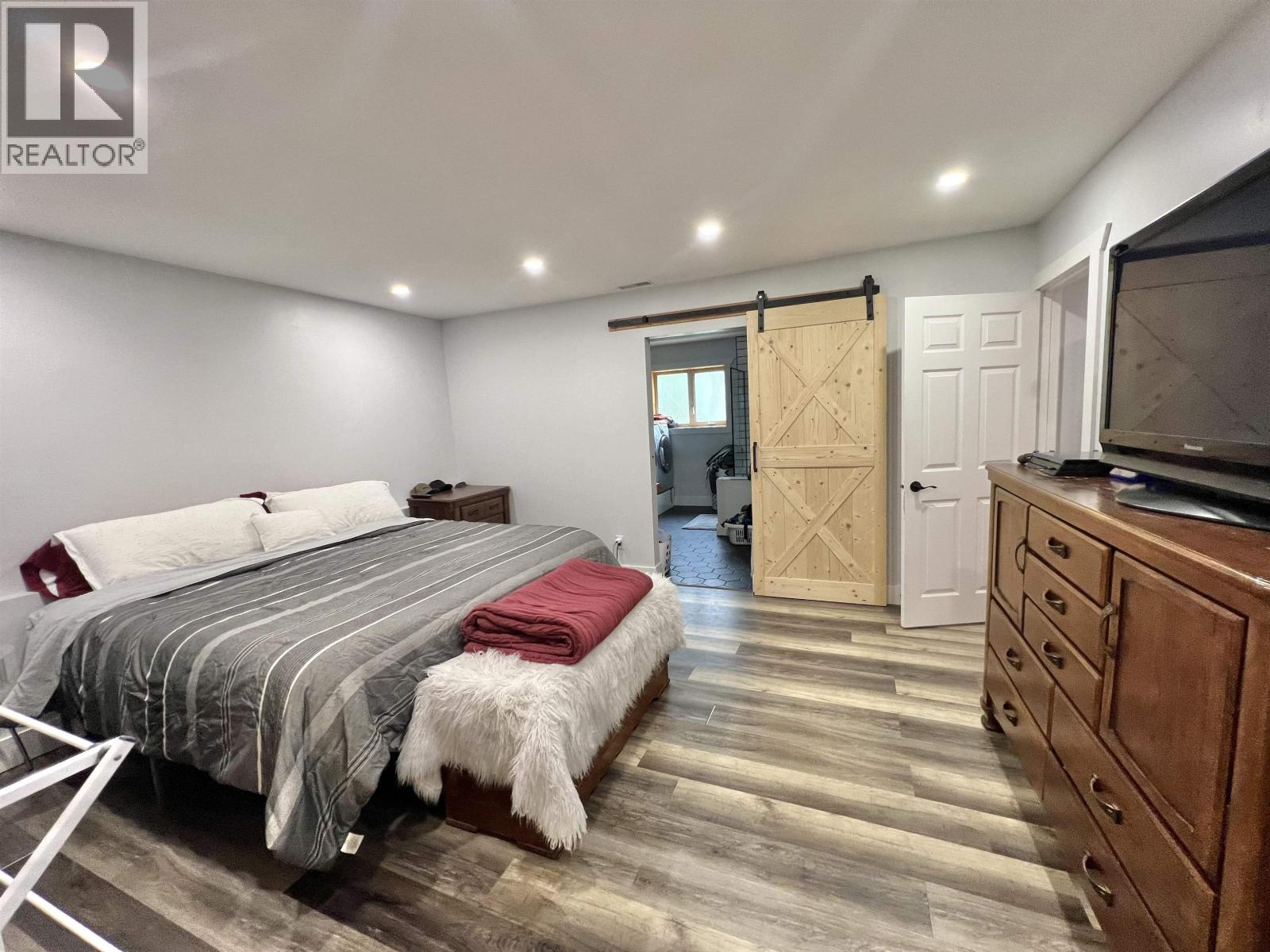 576 PILLSBURY AVENUE - 6