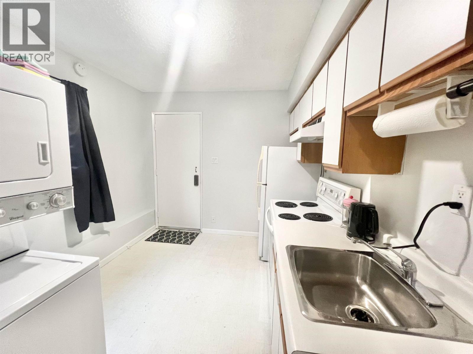 576 PILLSBURY AVENUE - 18