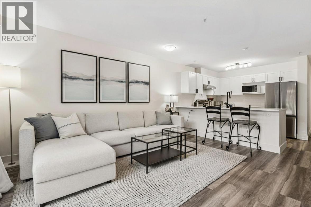 102 365 E 1ST STREET