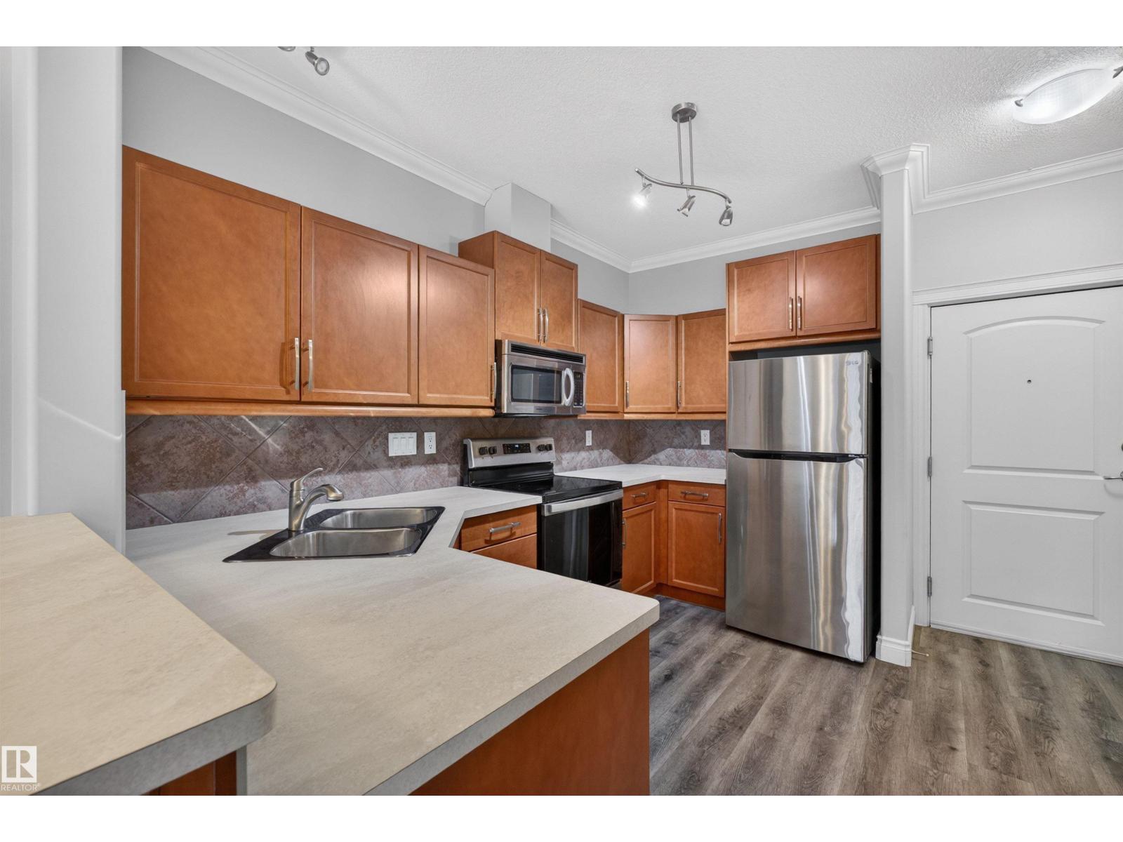 #104 10121 80 AV NW, Edmonton